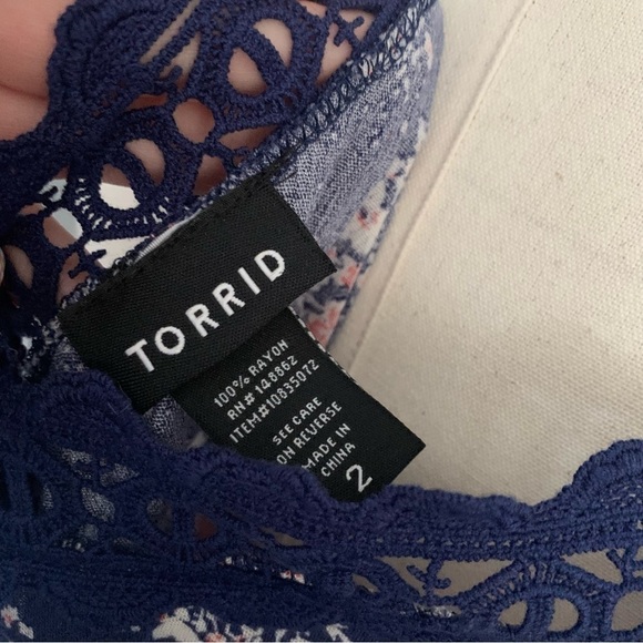 Torrid Floral Print Crochet Trim Babydoll Top tank navy pink 2X flowy boho - Picture 5 of 7